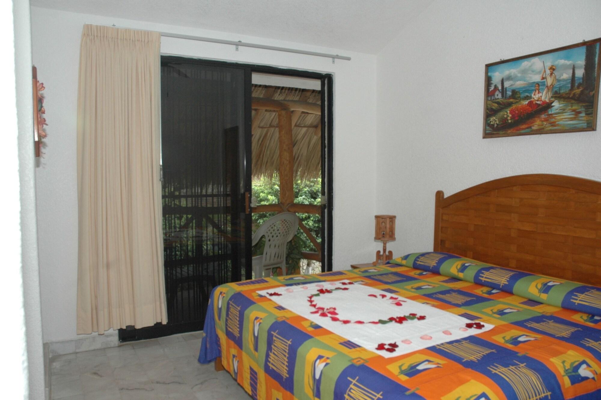 Villas Mercedes Zihuatanejo Exterior photo
