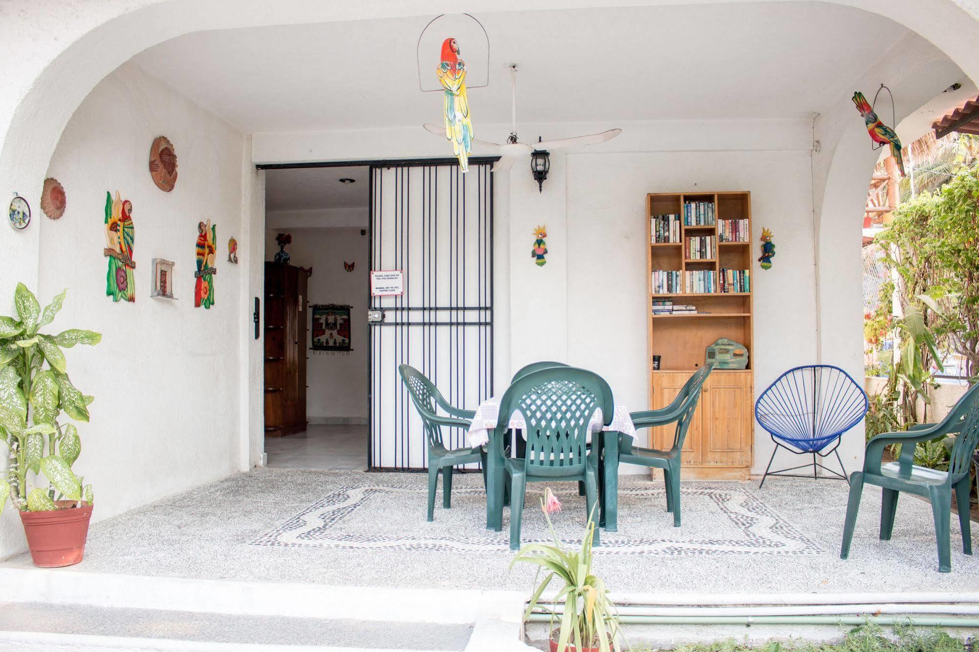 Villas Mercedes Zihuatanejo Exterior photo